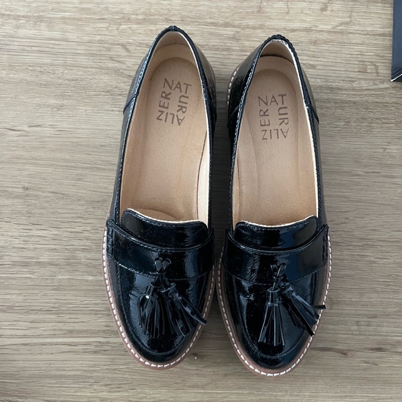 Naturalizer Patent Loafers Size 5.5 - Picture 3 of 5